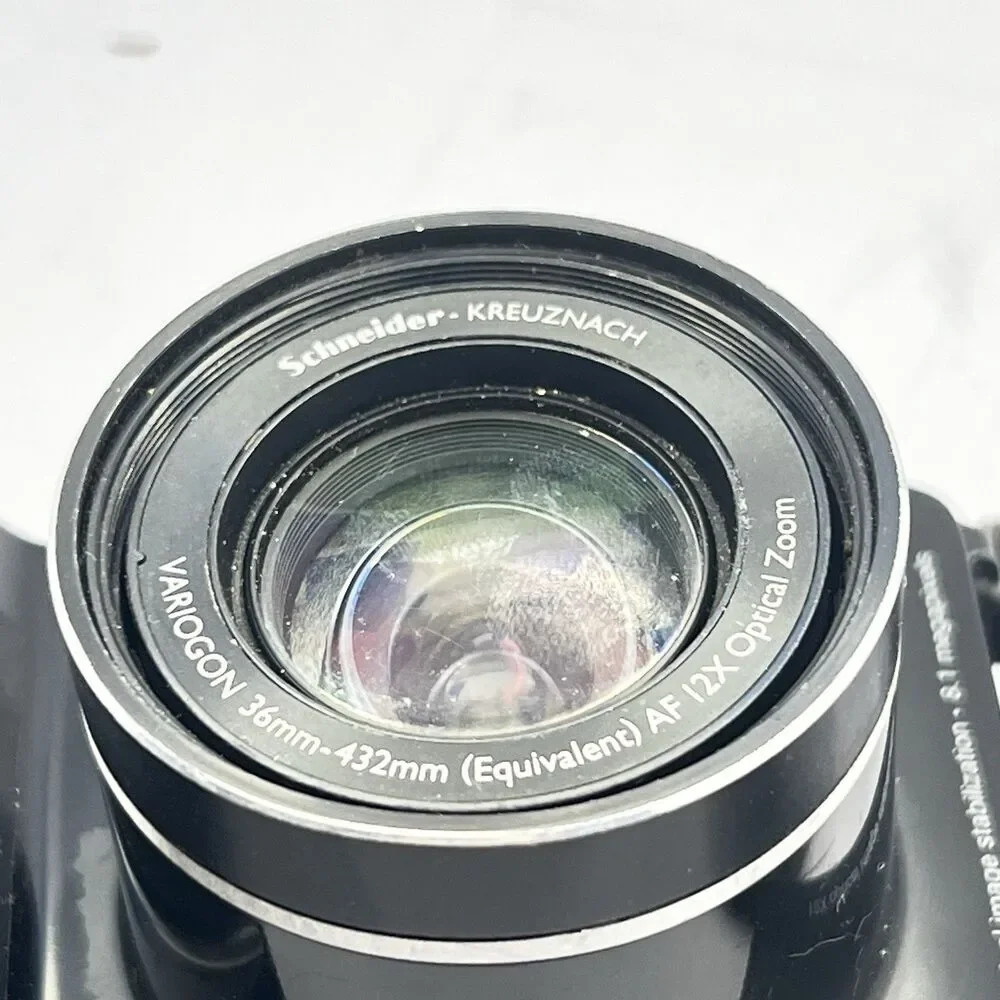 Kodak Z8612 IS Easy Share 8.1MP 12x Zoom Camera w/ Case & Charger- Works Great!